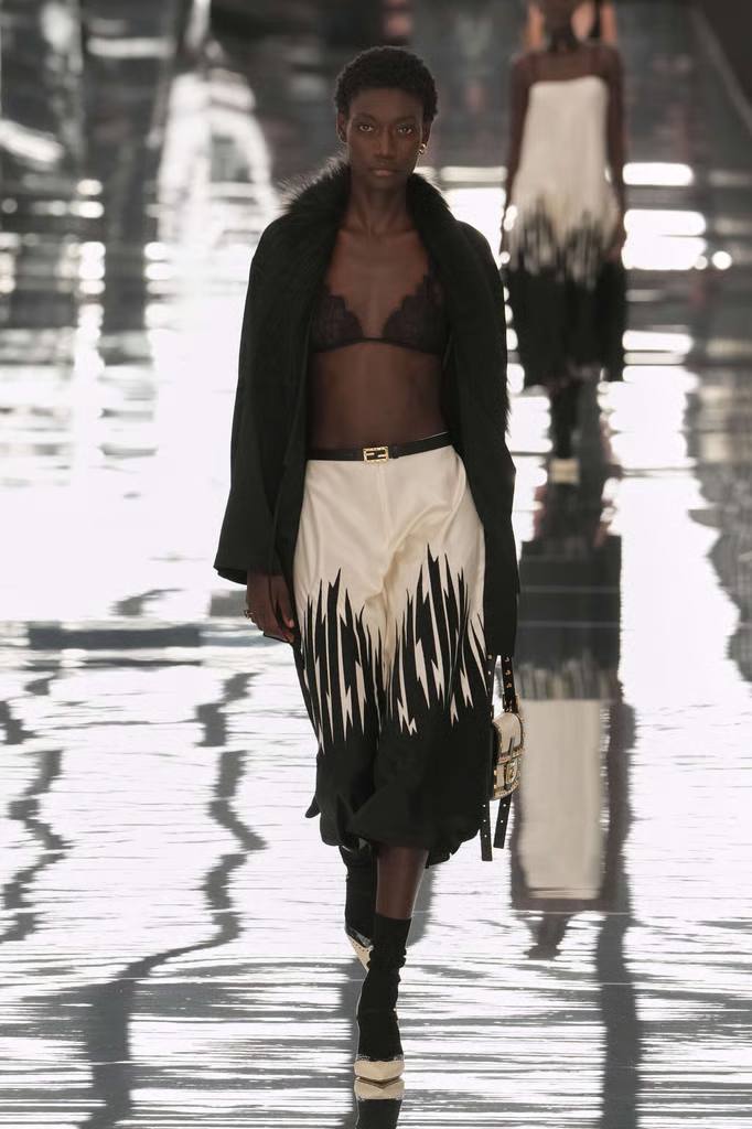 Fendi SS27 5
